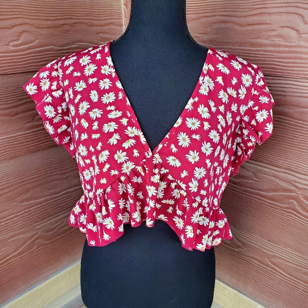 SHEIN Red Floral Crop Top Ruffle Sleeves and Hem Size Medium NWOT - Picture 1 of 9